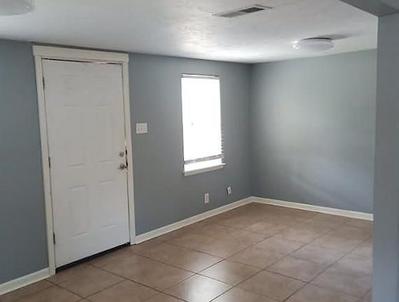 2nd image of 171 Bayberry Dr