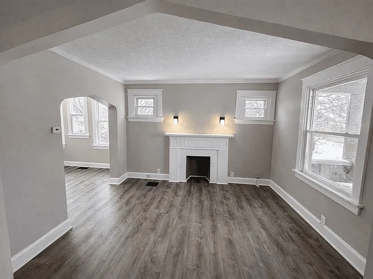 2550 Montana Ave — Photo 6