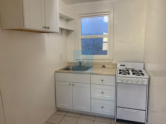 4th image of 15006 Kingsdale Ave APT 5