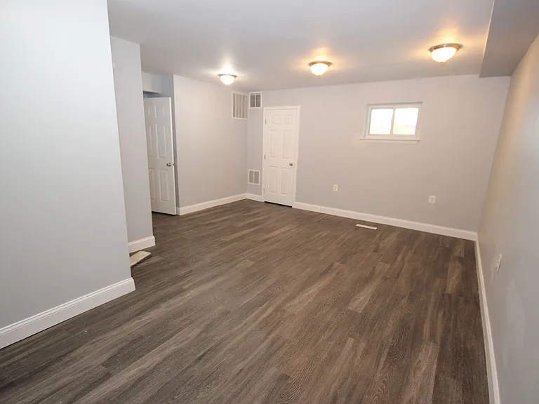 114-118 S Parke St — Photo 13