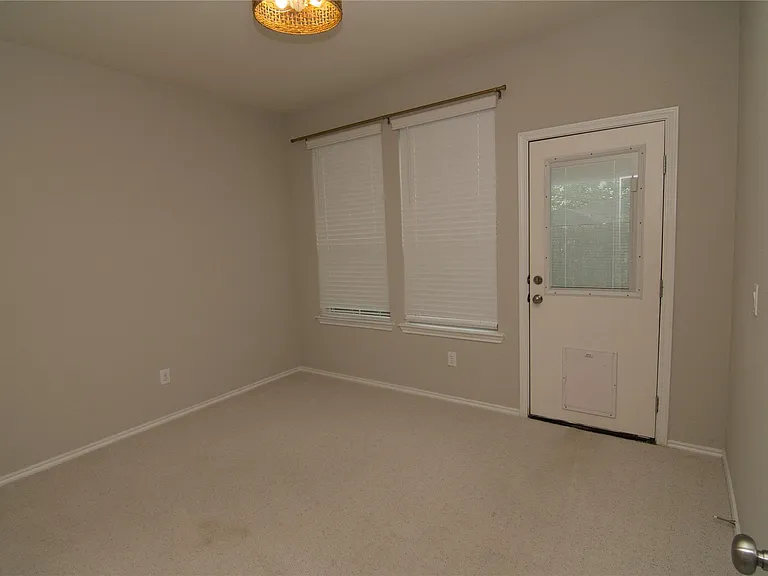 10957 Cannes Memorial Dr — Photo 4