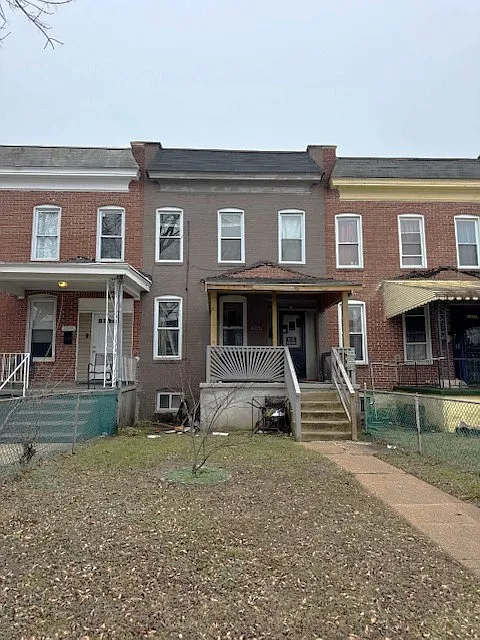 2843 West Garrison Avenue - 3 — Photo 4