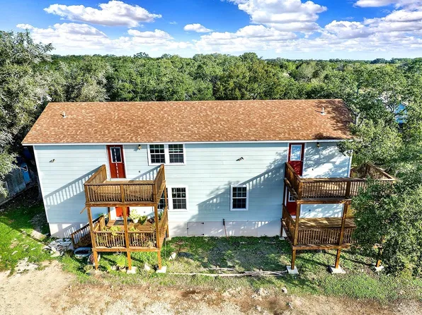 207 Oakwood Loop, San Marcos, TX 78666