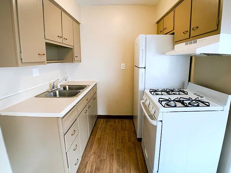 Sharondale Woods Apartments — Photo 36