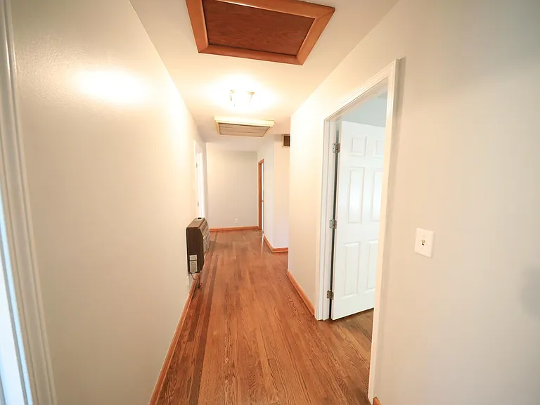 684 Valley Rd — Photo 8