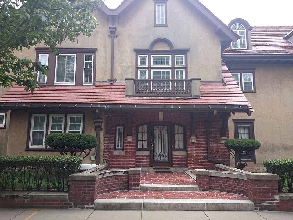 2nd image of 170 Ivy St