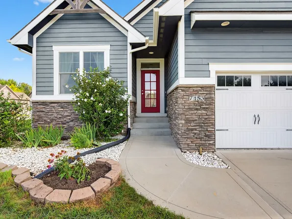 7153 Cody Dr, West Des Moines, IA 50266