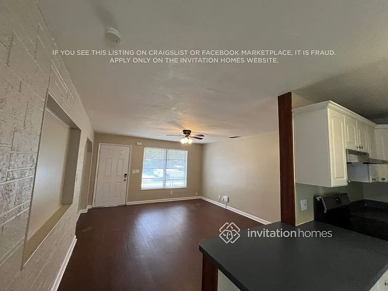 3701 SW 58th Ter — Photo 4