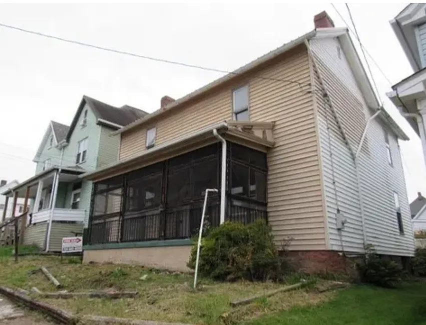 626 Garfield Ave photo 1