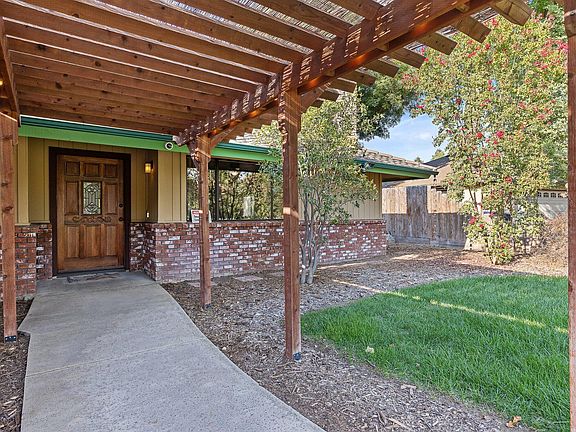 5th image of 1204 E Cambridge Avenue