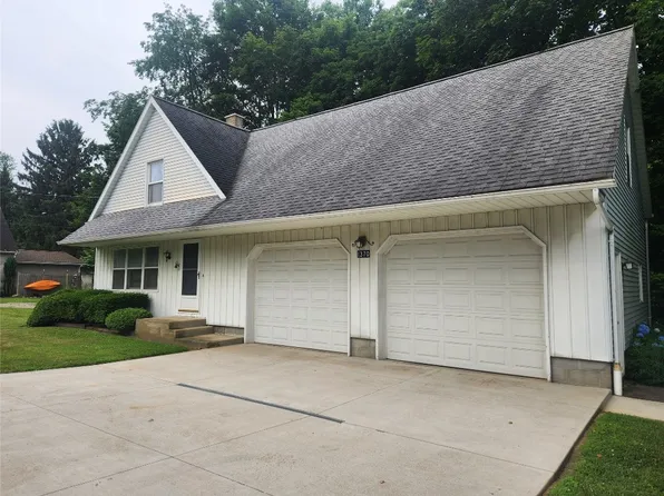 1370 Avonia Rd, Fairview, PA 16415