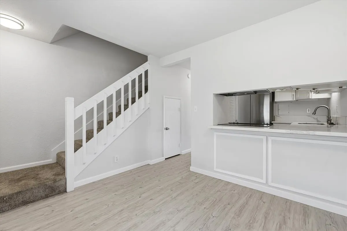 2 bed, 1.5 bath, 817 sqft, $3,000 — Photo 1