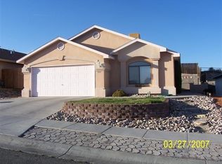 3915 Suntrail Rd NW, Albuquerque, NM 87114