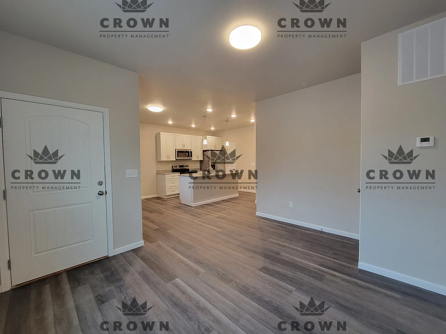 2 bed, 900 sqft, $1,575 — Photo 2