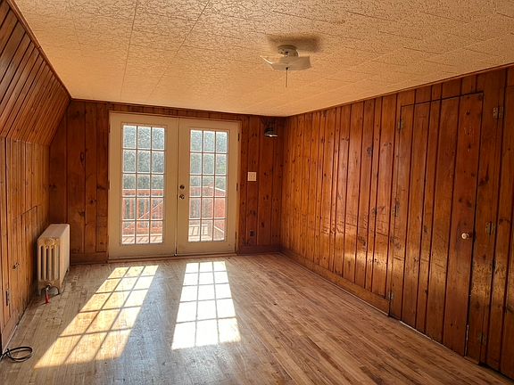 Main entrance at living room