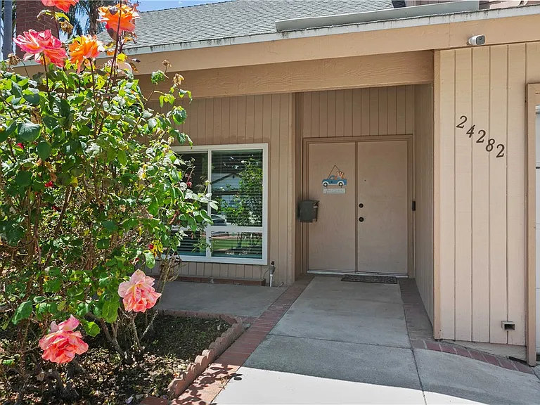 24282 Sunnybrook Cir — Photo 26