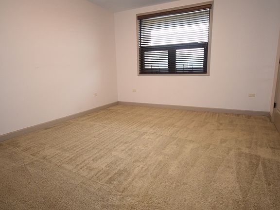 5th image of 12306 S Harlem Ave #204