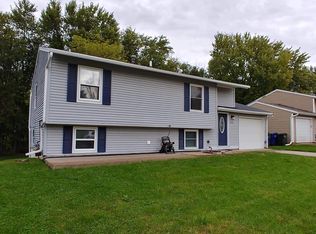 2646 W 56th St, Davenport, IA 52806