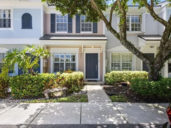 3275 Festival Drive, Pompano Beach, FL 33063