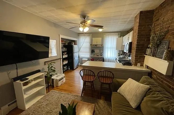 66 Russell St #1 — Photo 6