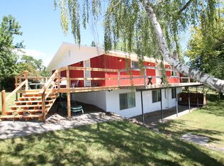 8985 N Hauser Lake Rd, Hauser, ID 83854