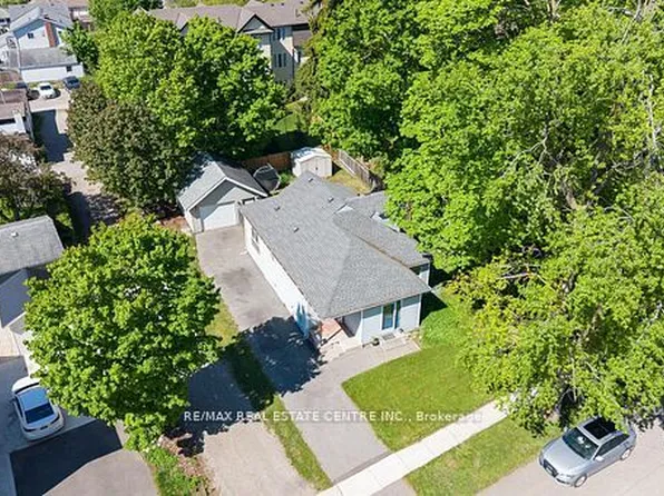 44 Willow St S, Halton Hills, ON L7J 2A2