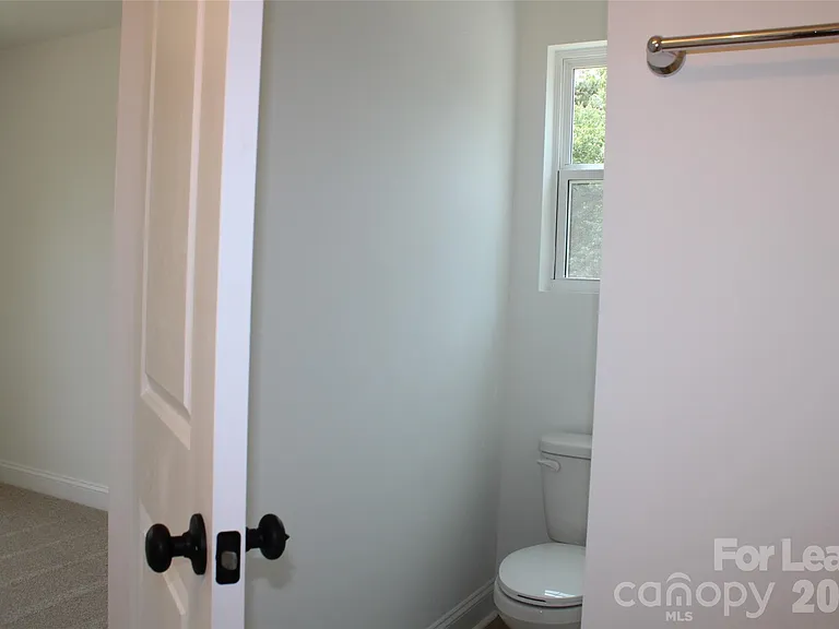 574 W Park Ave #A — Photo 14