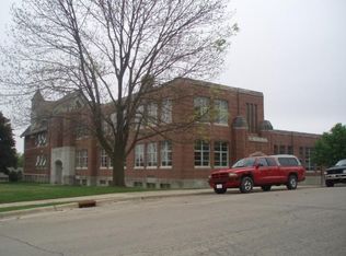 413 6th Ave APT 102, New Glarus, WI 53574