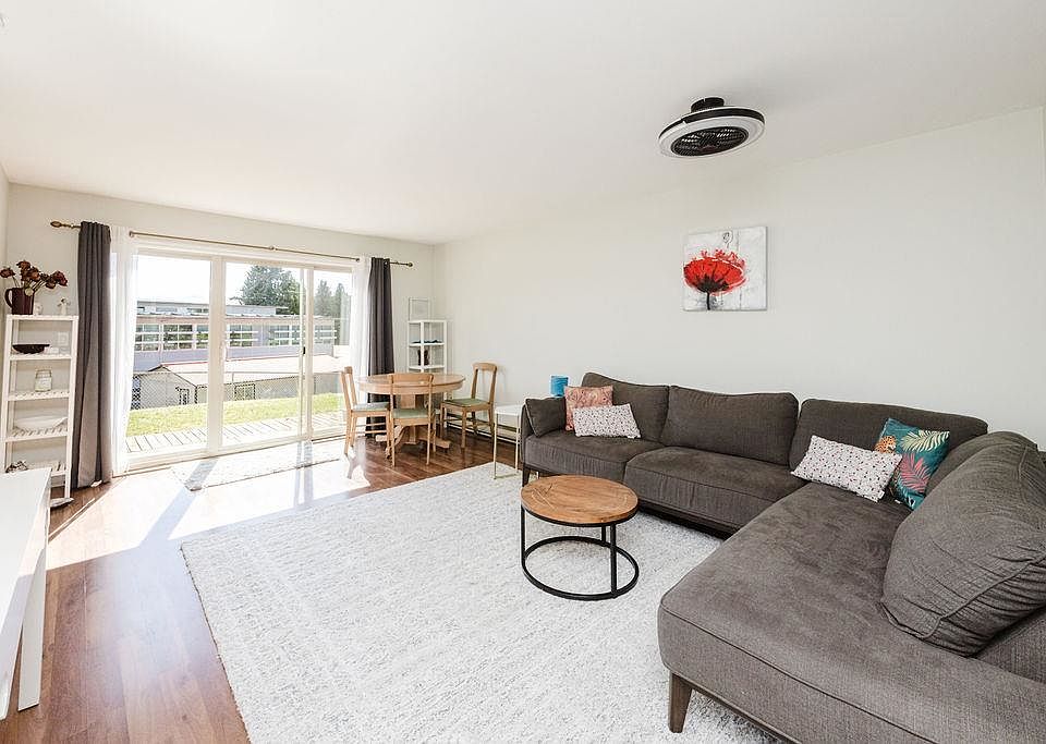 1st image of 622 Farnham Rd #2