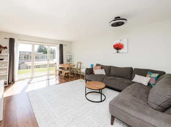 622 Farnham Rd #2, Gibsons, BC V0N 1V8