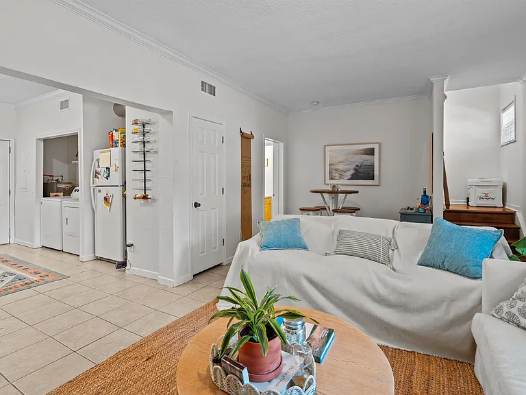 114 Cedar St #4 — Photo 6