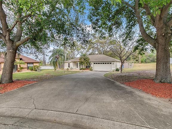 3rd image of 251 Country Lakes Cir