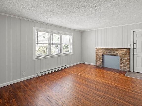 4th image of 136 Louisiana Ave APT 2