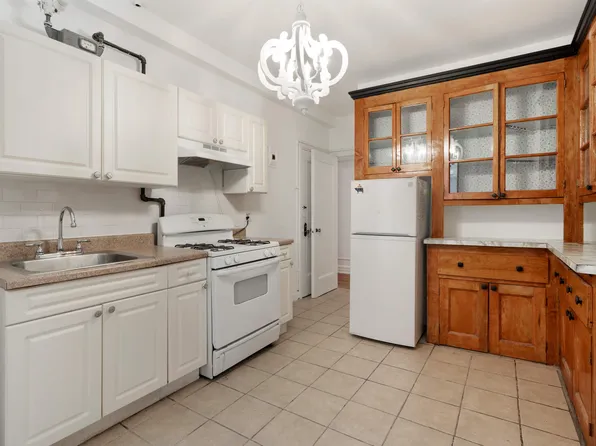 41 West 82nd Street image 11 of 12