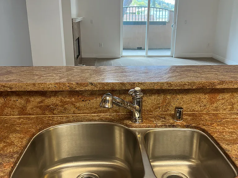 1310 Creekside Dr — Photo 11