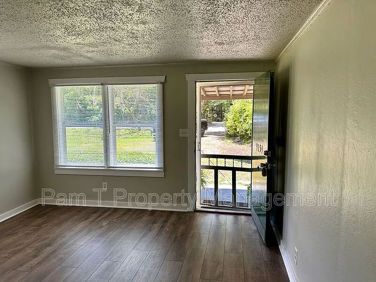 9159 Ferguson Ave — Photo 5