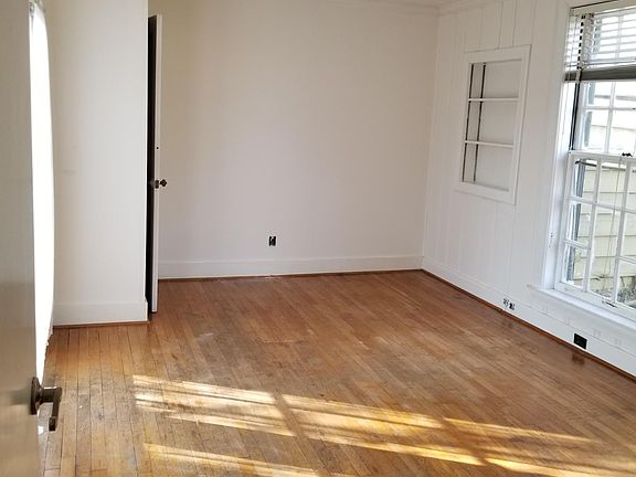 2nd image of 2921 W Linden Ave