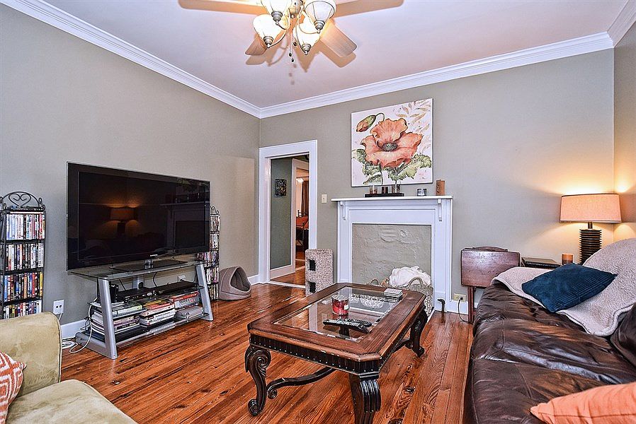 2nd image of 514 Watson St
