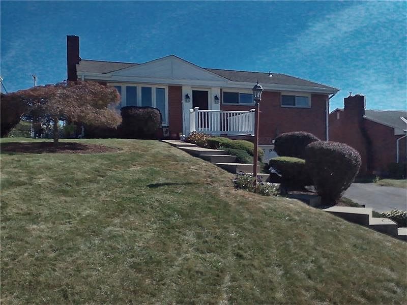 1st image of 158 Woodhall Dr