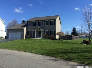 1102 Cornflower Way N, East Syracuse, NY 13057