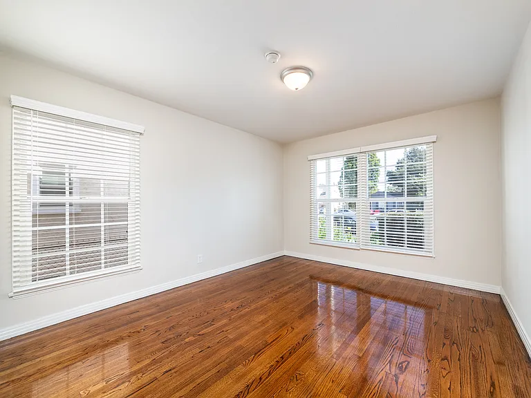4283 Tujunga Ave — Photo 10