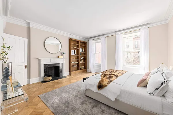 Rented by Sotheby's International Realty | media 16