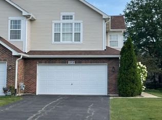 2918 Kentshire Cir, Naperville, IL 60564