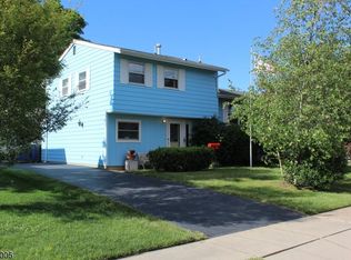 1028 Helene Pl, Raritan, NJ 08869