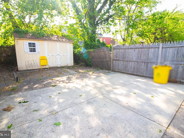 635 Chambers St — Photo 26