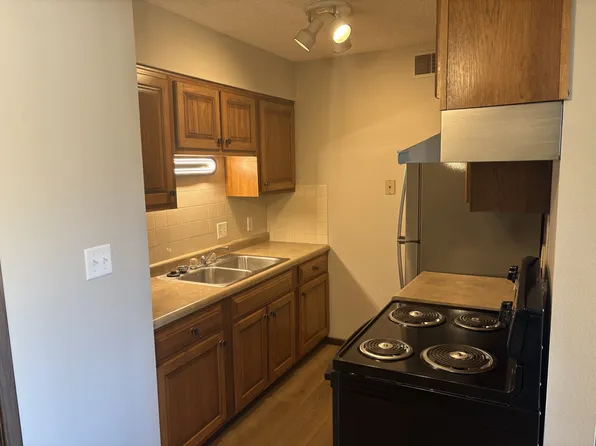 1706-1720 Waterloo Rd, Cedar Falls, IA 50613