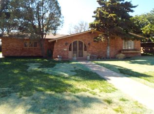 1307 Zephyr St, Plainview, TX 79072