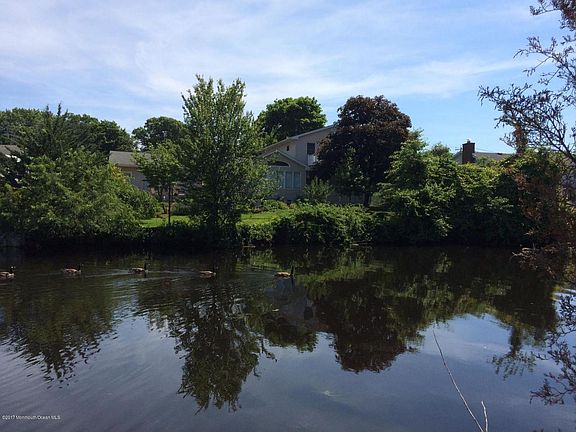 4th image of 656 Brookside Dr