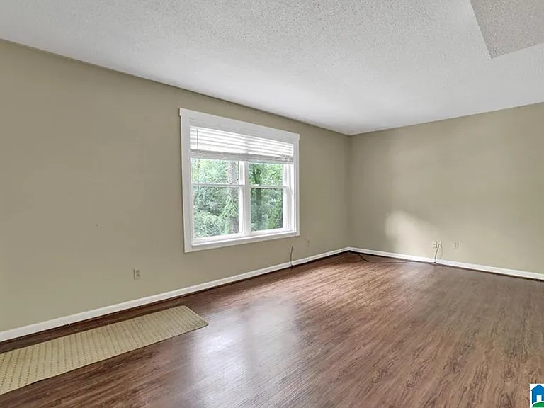 1506 Al Seier Rd — Photo 3