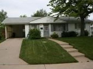 945 Ironton St, Aurora, CO 80010